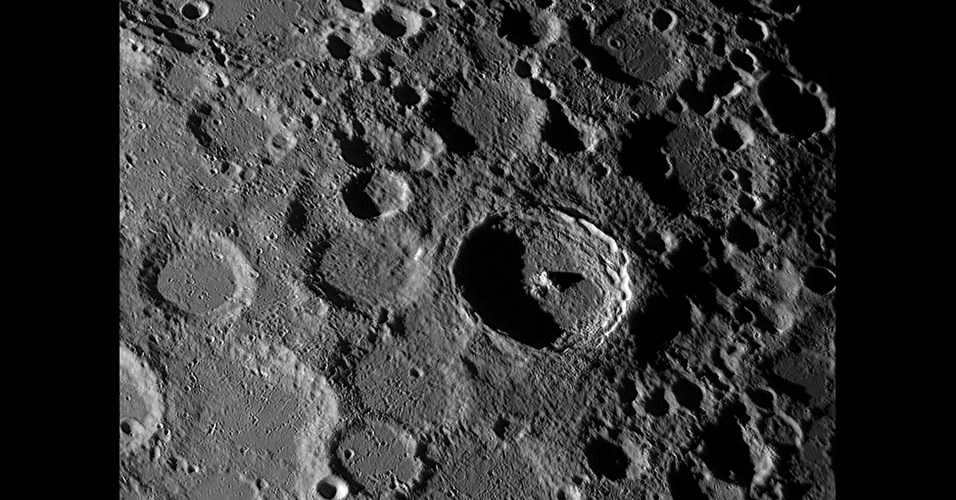19.set.2014 - O vice-campeão na mesma categoria foi George Tarsoudis com esse clique detalhado das crateras da lua