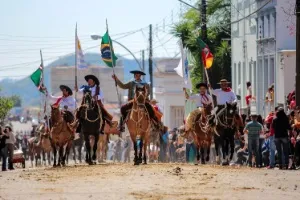 Fotos: 20 de setembro: Desfile Farroupilha reúne tradições gaúchas ...