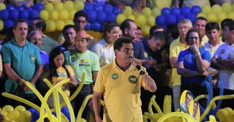 23.set.2014 - Candidato ao Senado pela Paraíba, Wilson Santiago (PSDB) realiza comício nos municípios de Guarabira e Mari
