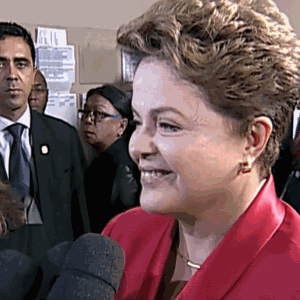 Dilma Rousseff (PT) chega para 4º debate na TV entre presidenciáveis - Reprodução