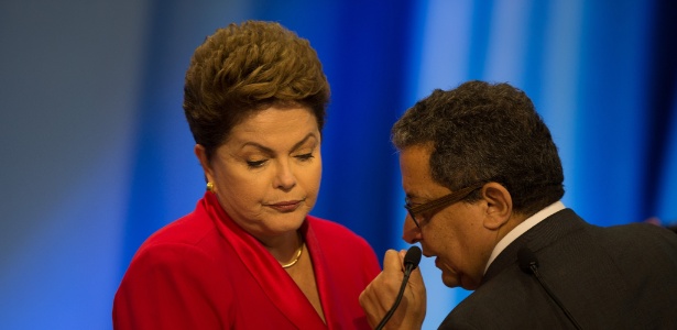Dilma conversa com João Santana durante campanha de 2014 - Danilo Verpa/Folhapress