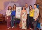 Candidato do DEM ao Senado Ronaldo Caiado posa com a família após votar - Divulgação