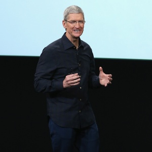Tim Cook, diretor-executivo da Apple, apresenta novos produtos da Apple em evento realizado em Cupertino (Califórnia, EUA), sede da empresa - Justin Sullivan/Getty Images/AFP