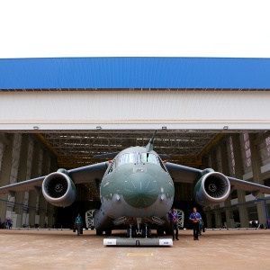 Embraer KC-390: conhecemos o maior veículo sobre rodas feito no Brasil