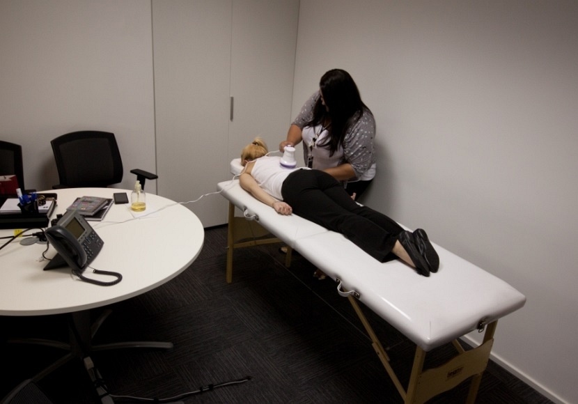 Empresa de tecnologia da informação Solve System, em São Paulo, tem massagem grátis e espaço com TV, videogame e pebolim - Divulgação