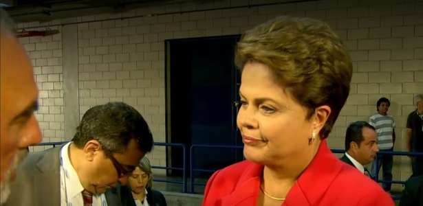 Dilma Rousseff chega aos estúdios da Globo no Rio de Janeiro - Reprodução/Twitter