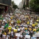 1º.nov. 2014 - Manifestantes contrários à reeleição da presidente Dilma Rousseff (PT) realizam um protesto na avenida Paulista, região centro-sul da capital paulista. O grupo pede o impeachment de Dilma e o fim do PT (Partido dos Trabalhadores) - Dario Oliveira/Código 19/Estadão Conteúdo