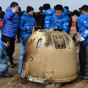 Cientistas chineses inspecionam sonda espacial após seu retorno à Terra - Zhang Ling/Xinhua