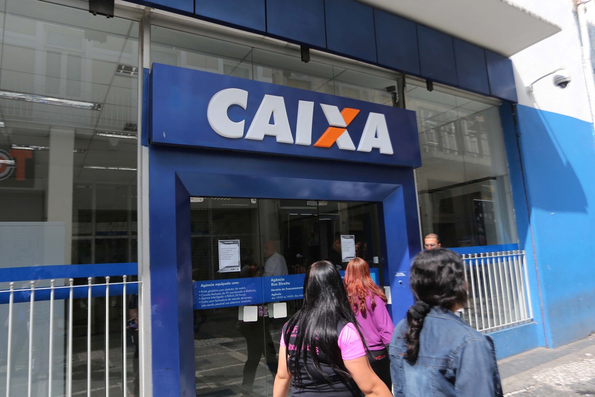 Caixa Abre 1 841 Agencias Hoje Para Quem Tem Duvida Ou Vai Sacar O Fgts 11 03 2017 Uol Economia