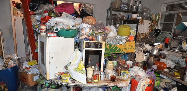 Prefeitura de Limeira (150 km de São Paulo) retirou 102 toneladas de lixo de uma casa, no bairro Vila Queiroz  - Wagner Morente/Prefeitura de Limeira