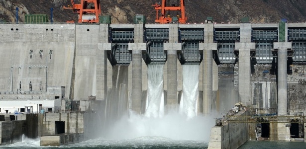 Unidade hidrelétrica gerou polêmica por seu impacto ambiental - Chogo/Xinhua
