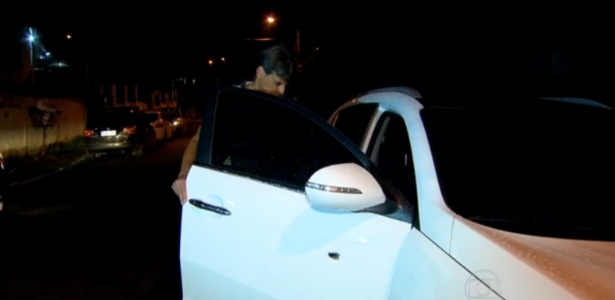Carro do prefeito de Mesquita (RJ), Gelsinho Guerreiro (PSC) é atingido por tiros na Baixada Fluminense - Reprodução/TV Globo