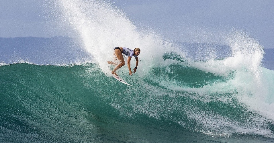 26.nov.2014 - Surfista sulafricana Bianca Buitendag participou nesta quarta-feira (26) do campeonato Target Maui Pro, no Havaí, Estados Unidos