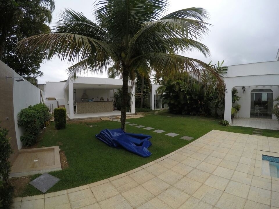 Em Teófilo Otoni, a polícia cumpriu mandados de busca e apreensão na casa que seria de jovem apontado como um dos líderes da quadrilha que fraudou o Enem deste ano - Polícia Civil/MG/Divulgação