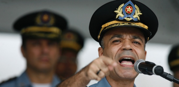 O comandante-geral da PM do Rio, coronel Ibis Pereira, discursa para 596 soldados durante formatura - Fernando Souza/Agência O Dia/Estadão Conteúdo