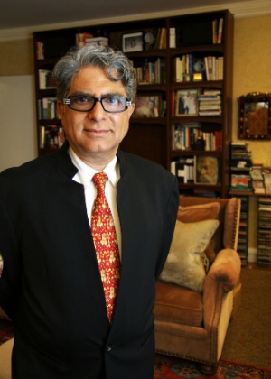 Deepak Chopra é médico, membro do American College of Physicians e autor de livros como "As Sete Leis Espirituais do Sucesso" - Jeremiah Sullivan/The New York Times
