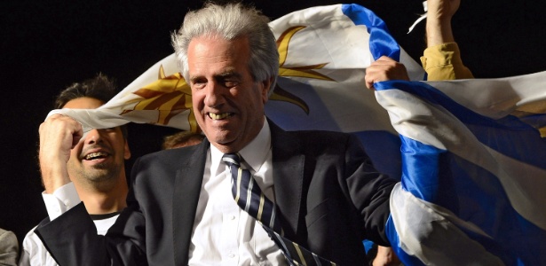 O oncologista de 74 anos e ex-presidente Tabaré Vázquez foi eleito para suceder José Mujica em um terceiro governo da esquerda uruguaia - Pablo Porciuncula/AFP