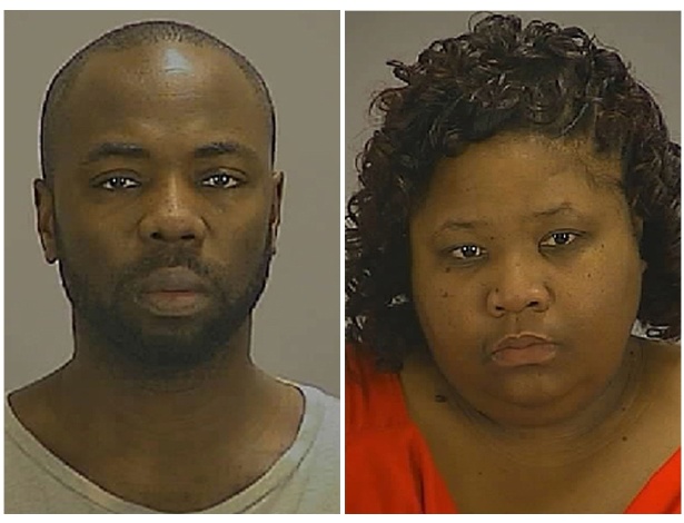 Gregory Jean e Samantha Joy Davis ao serem fichados no departamento de polícia de Clayton County sob a acusação dos sequestro e cárcere de um garoto de 13 anos na Geórgia (EUA) - Reuters