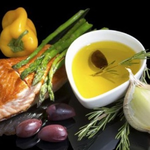 A dieta mediterrânea é composta por frutas e legumes frescos, bem como aves e peixes, em vez de carne vermelha, manteiga e gorduras animais - Thinkstock