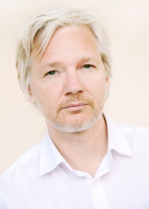 Julian Assange é fundador do WikiLeaks, atualmente está refugiado na Embaixada do Equador em Londres - Allen Clark Photography/The New York Times