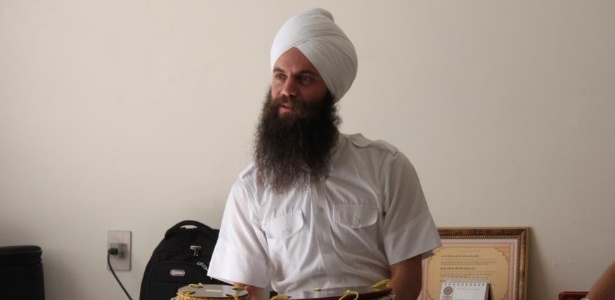 Davi Pantuzza Marques, que adotou o nome de Simranjeet Singh Khalsa, é adepto do movimento Sikh Dharma, de origem indiana - Arquivo pessoal