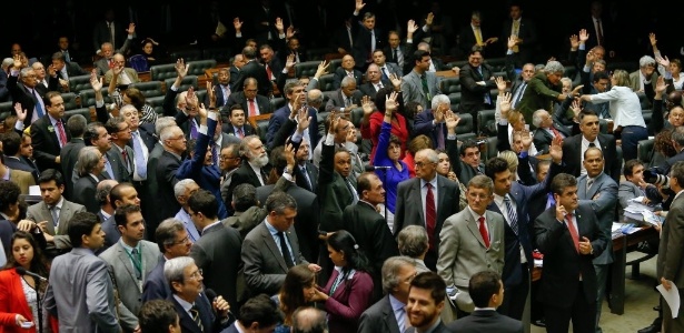 Decisão de parlamentares em votações envolve, muitas vezes, longos papos com lobistas - Pedro Ladeira/Folhapress