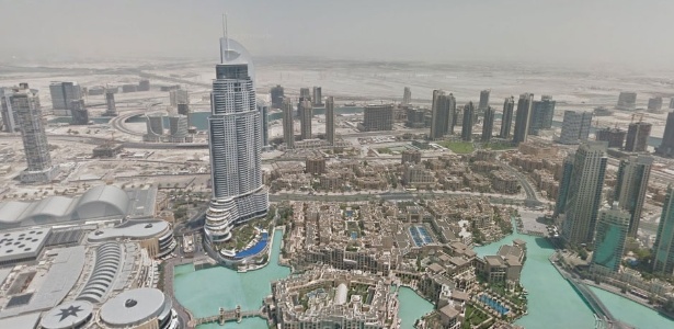 Street View captura imagens do prédio Burj Khalifa, o mais alto de Dubai - Reprodução/Google Street View
