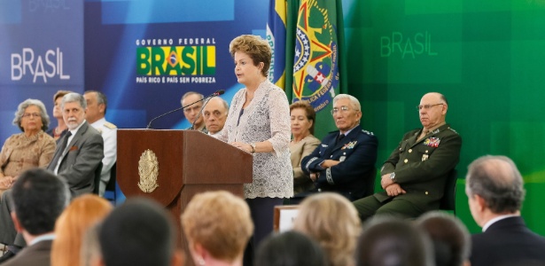 Dilma Rousseff participa de cerimônia com oficiais generais promovidos em 2014 - Roberto Stuckert Filho/Presidência da República