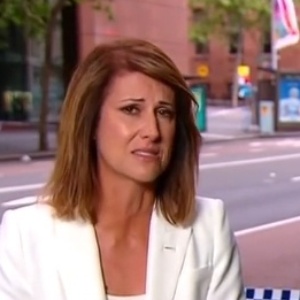 Natalie Barr, do canal 7 da Austrália, não conteve as lágrimas ao falar sobre a morte de Katrina Dawson - Reprodução/YouTube
