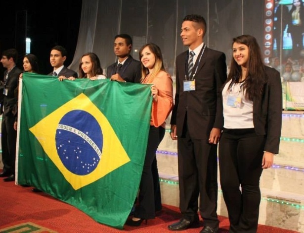 Jaqueline Cunha, Diego Henrique, Michele Moura, Vinicius Bispo, Keila Karvalho, Vinicius  Amorim e Raphaela Bernardes (da esq. para a dir.) representaram o Brasil na competição internacional - Divulgação