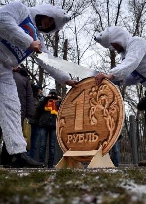 Empresas francesas estão preocupadas com a flutuação da moeda russa - Kirill Kudryavtsev/AFP