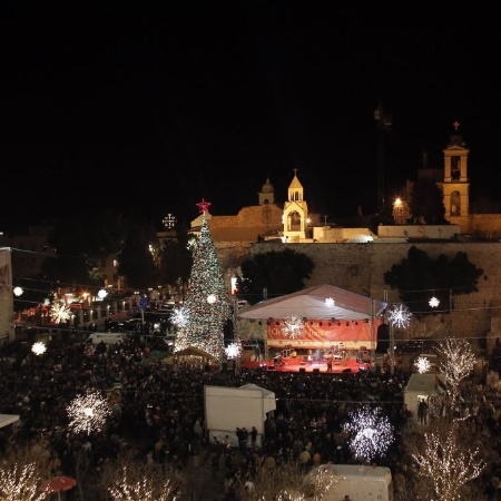 A praça da Manjedoura e a Igreja da Natividade, local de nascimento de Jesus, recebiam um grande número de peregrinos na temporada de Natal - Ahmad Gharabli/AFP