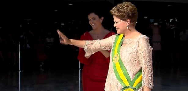 Dilma recebe a faixa presidencial - Reprodução