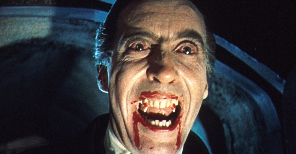 O ator britânico Christopher Lee interpreta o príncipe das trevas em "Dracula", produção da Hammer de 1958. Ele voltaria várias vezes ao personagem criado pelo irlandês Bram Stoker