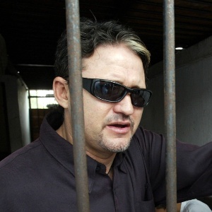Foto de junho de 2004 registra o brasileiro Marco Archer Cardoso Moreira preso em cela na Indonésia - Beawiharta/Reuters