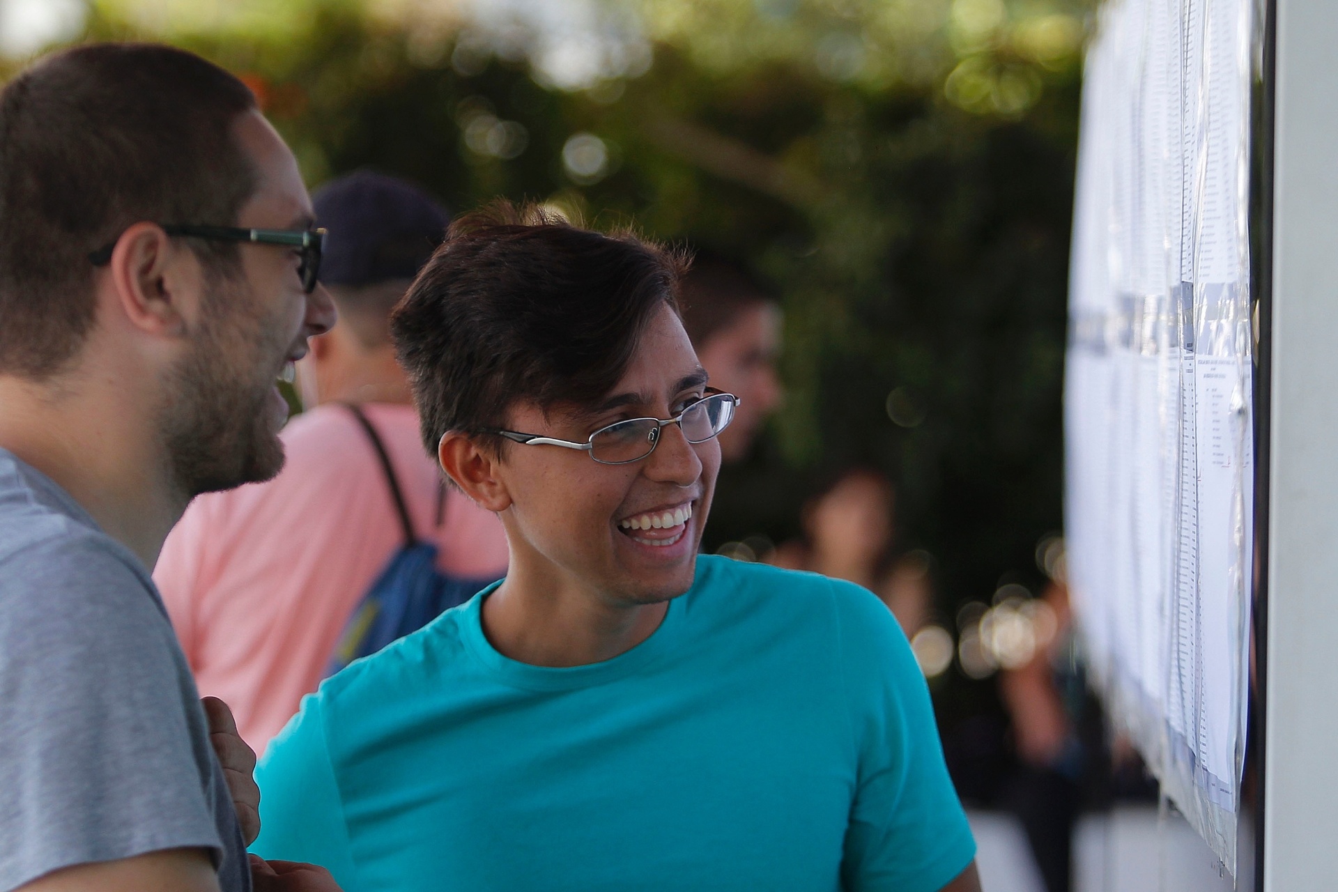 11.jan.2015 - Candidatos aguardam o início da segunda fase do vestibular 2015 da Unicamp (Universidade Estadual de Campinas) em local de prova em São Paulo. As provas começam neste domingo (11) e vão até terça-feira (13). São esperados 15.444 candidatos para esta etapa do processo seletivo - Reinaldo Canato/UOL