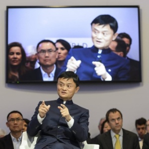 Fundador e presidente do grupo chinês Alibaba, Jack Ma participa de mesa redonda no Fórum Econômico Mundial, em Davos (Suíça), em janeiro de 2015 - Jean-Christophe Bott/EFE