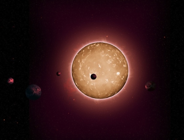 O sistema Kepler-444 possui cinco planetas de tamanho semelhante ao da Terra em órbitas bem compactas, formado há 11,2 bilhões de anos. Situado a uma distância de 117 anos-luz da Terra, o Kepler-444 é duas vezes e meia mais velho que nosso Sistema Solar, que tem 4,5 bilhões de anos   - Tiago Campante/Peter Devine