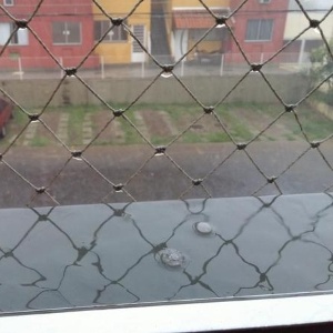 Morador de São Gonçalo, na região metropolitana do Rio de Janeiro, registra chuva de granizo - Reprdoução/Twitter