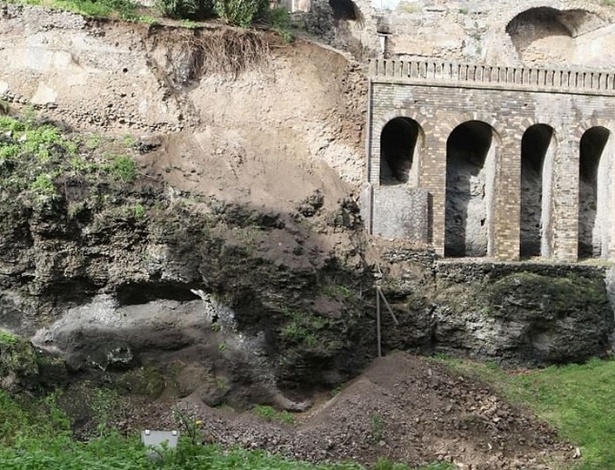 Desabamento na casa de Severus, nas ruínas de Pompeia - Reprodução/La Republica
