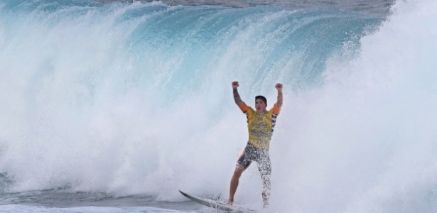 O brasileiro Gabriel Medina conquistou o título inédito de campeão mundial de surfe - Márcio Fernandes/Estadão