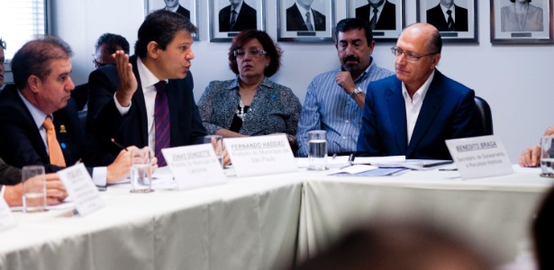 Alckmin (à dir.) participa de reunião ao lado de Haddad (centro) - Gabriel Garcia Soares/Brazil Photo Press/Estadão Conteúdo
