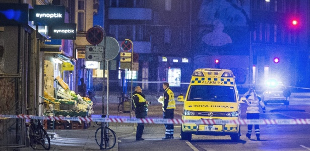 Polícia dinamarquesa cerca área em que suspeito de realizar dois atentados foi morto - Martyn Silvest/EFE