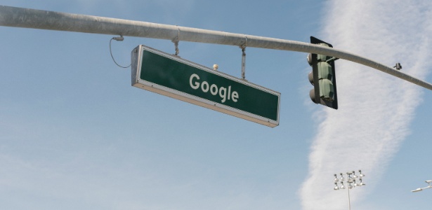 Placa sinalizando a entrada da sede do Google em Mountain View, na Califórnia - Jason Henry/The New York Times