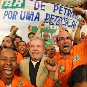 O ex-presidente Luiz Inácio Lula da Silva participa de ato em defesa da Petrobras - Instituto Lula - 24.fev.2015