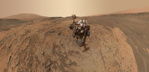 A sonda Curiosity, da Nasa, enviou uma "selfie" feita no solo de Marte, numa região chamada Mojave, no Monte Sharp, uma montanha de cinco quilômetros de altura no centro da cratera Gale, o destino da missão - Divulgação/Nasa
