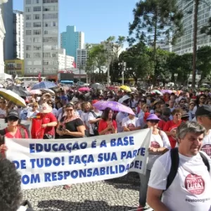 ESCOLA PROÍBE ALUNOS DE USAREM DURAG E GERA PROTESTO EM BELO