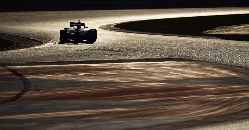 2.mar.2015 - Piloto alemão da Ferrari, Sebastian Vettel participa do quarto e último dia de testes da Formula One na pré-temporada no Circuito da Catalunha, em Montmeló, na Espanha
