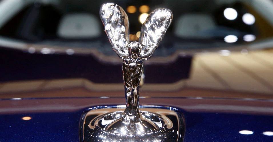 3.mar.2015 - Estatueta ícone do Rolls-Royce The Spirit of Ecstasy visto durante o International Motor Show 85 em Genebra, na Suiça