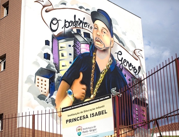 Grafite em homenagem a Alexandre Goulart Madeira, o Xandi, que fica a menos de um quilômetro do Palácio da Polícia, em Porto Alegre - Lucas Azevedo/UOL